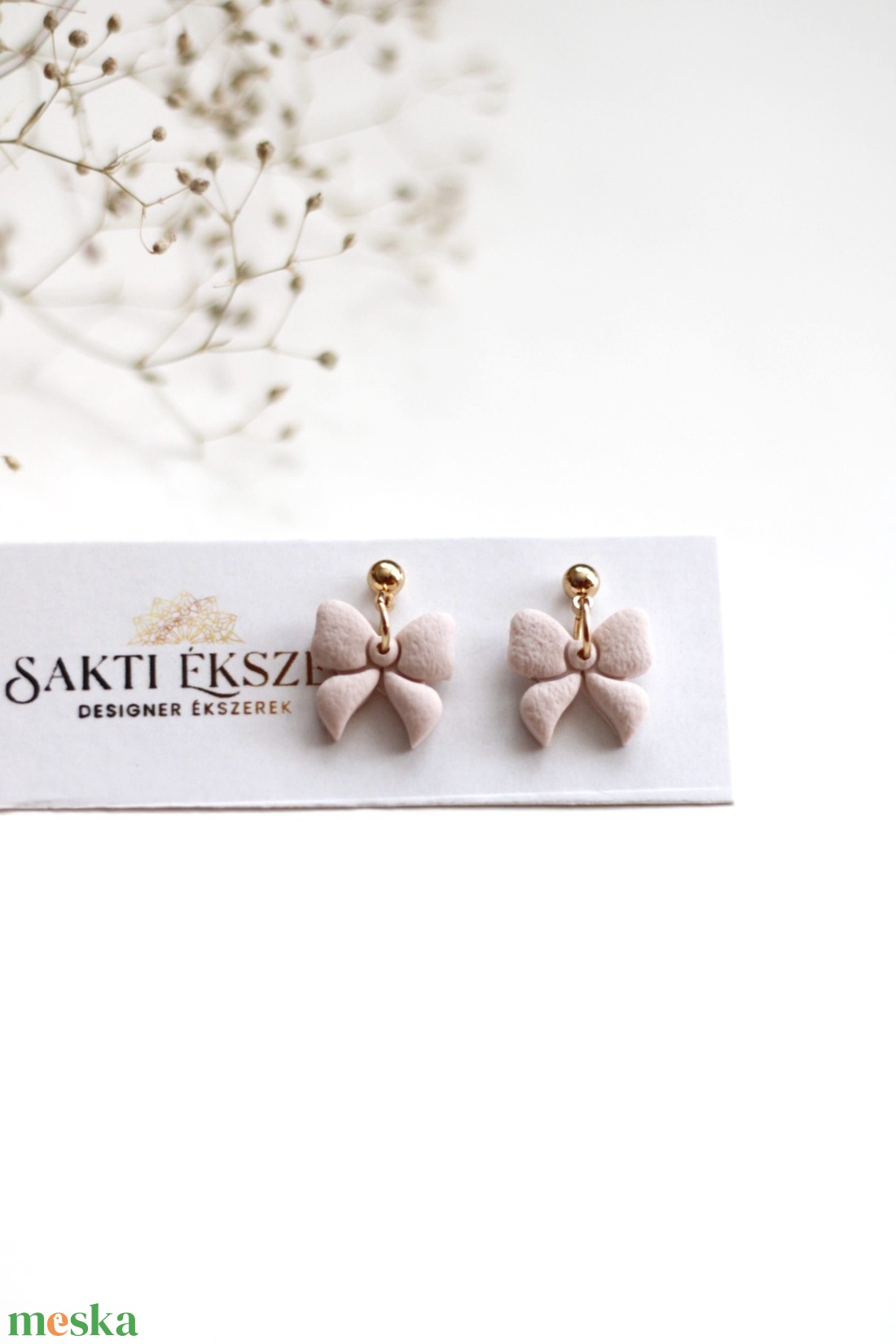 Pici ekrü masni fülbevaló - ékszer - fülbevaló - pötty fülbevaló - Meska.hu