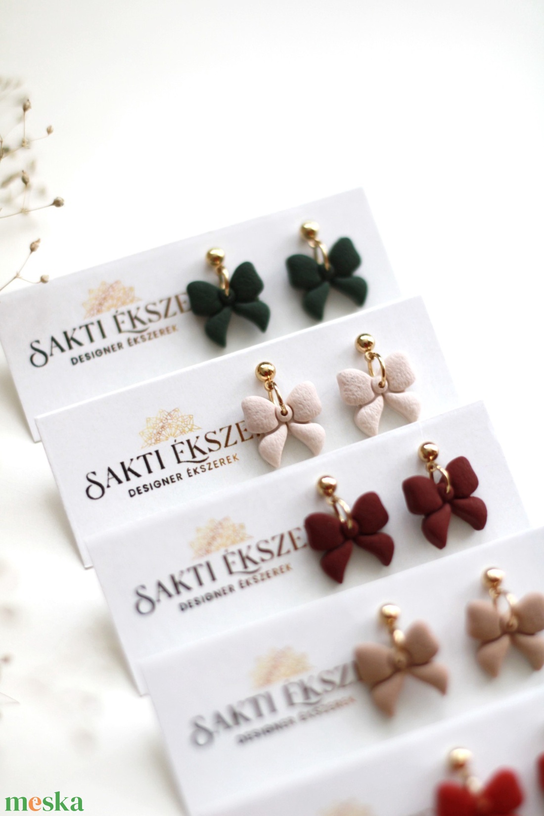 Pici ekrü masni fülbevaló - ékszer - fülbevaló - pötty fülbevaló - Meska.hu