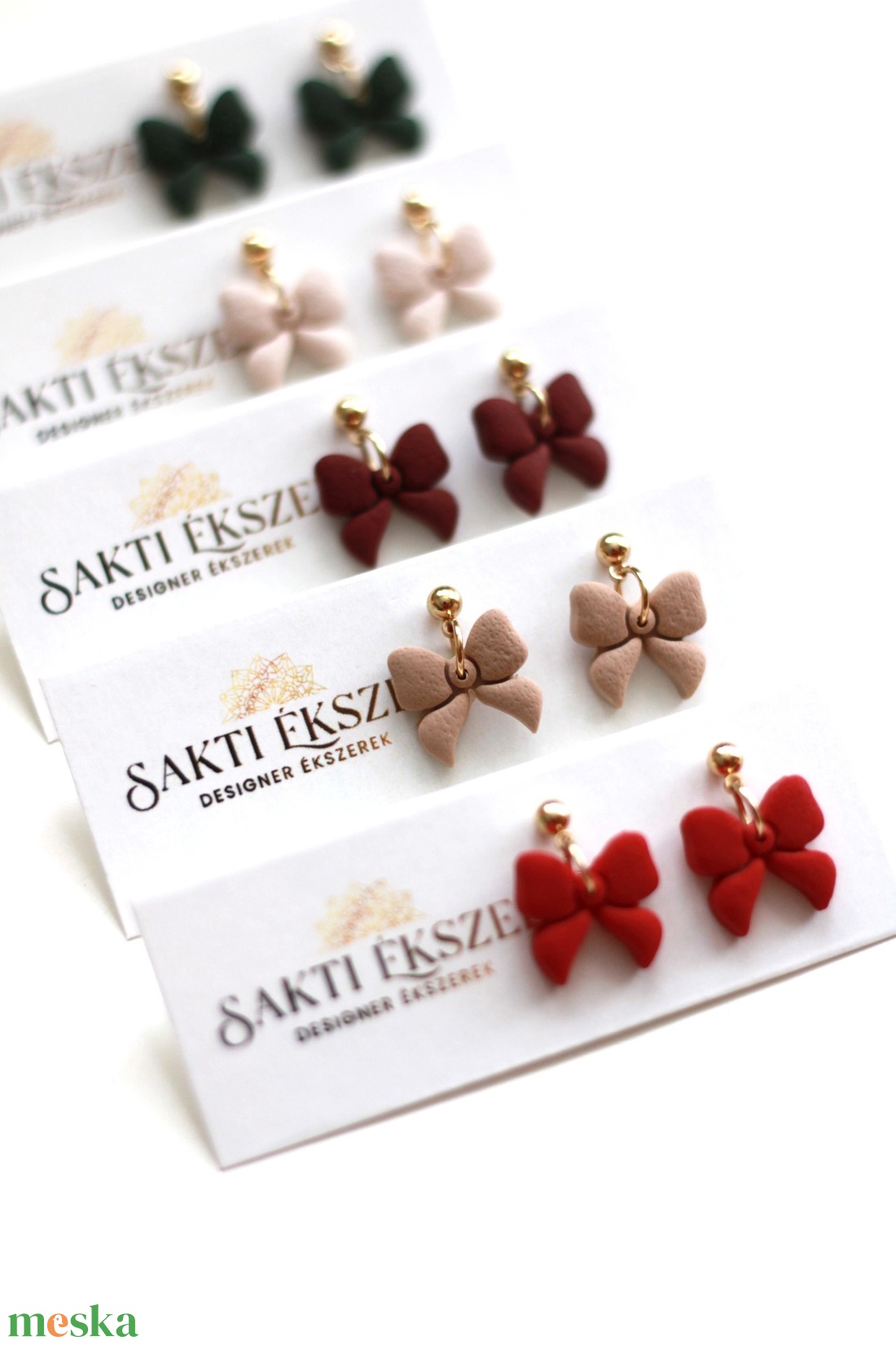 Pici drapp masni fülbevaló - ékszer - fülbevaló - pötty fülbevaló - Meska.hu