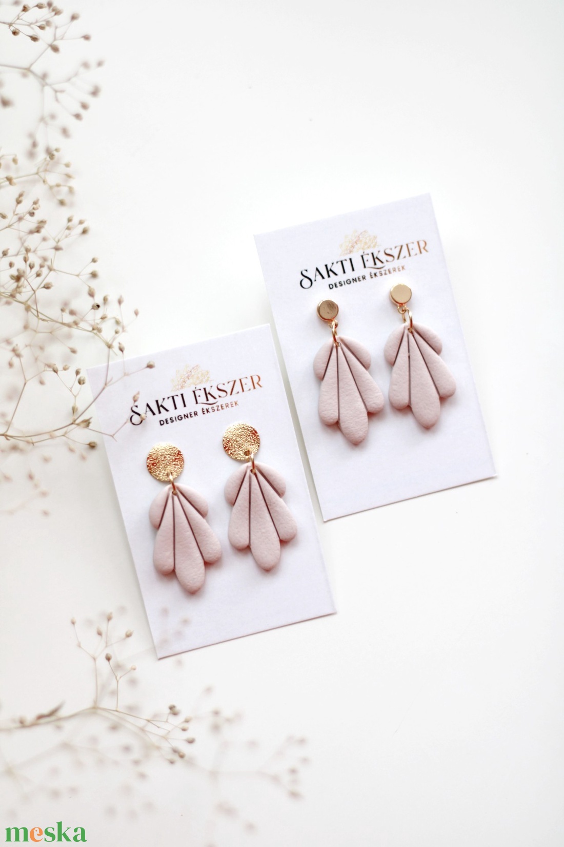 Ekrü függő fülbevaló - ékszer - fülbevaló - pötty fülbevaló - Meska.hu