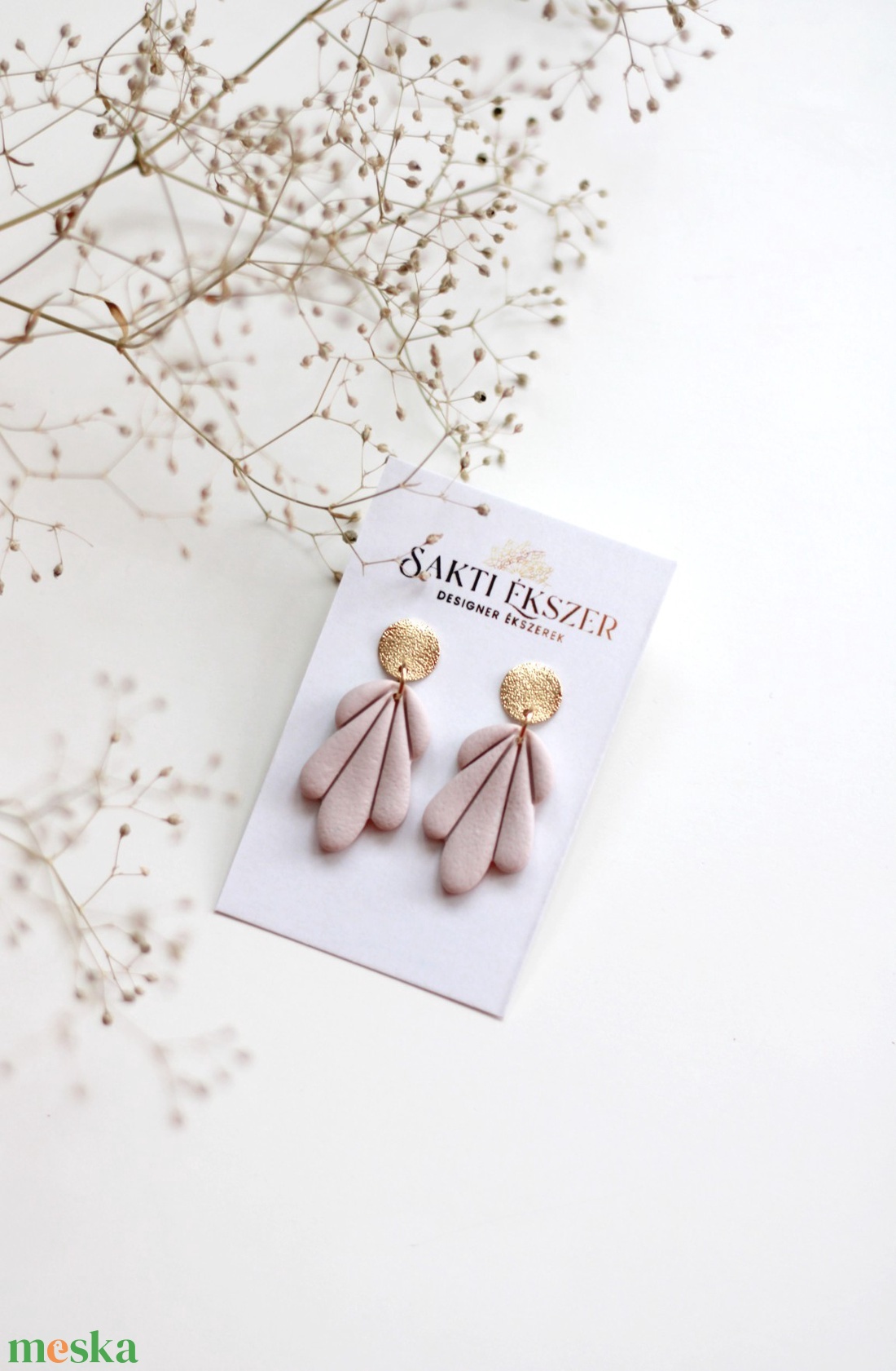 Ekrü függő fülbevaló - ékszer - fülbevaló - pötty fülbevaló - Meska.hu