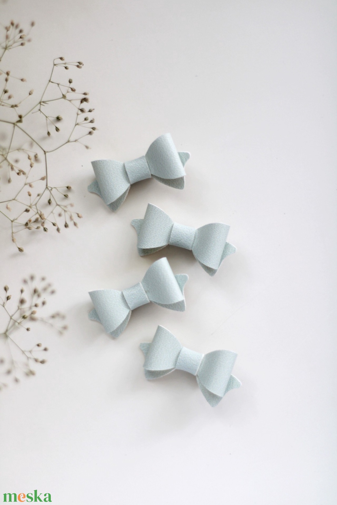 Világoskék mini hajcsat, hajcsat - ruha & divat - hajdísz & hajcsat - hajcsat & hajtű - Meska.hu