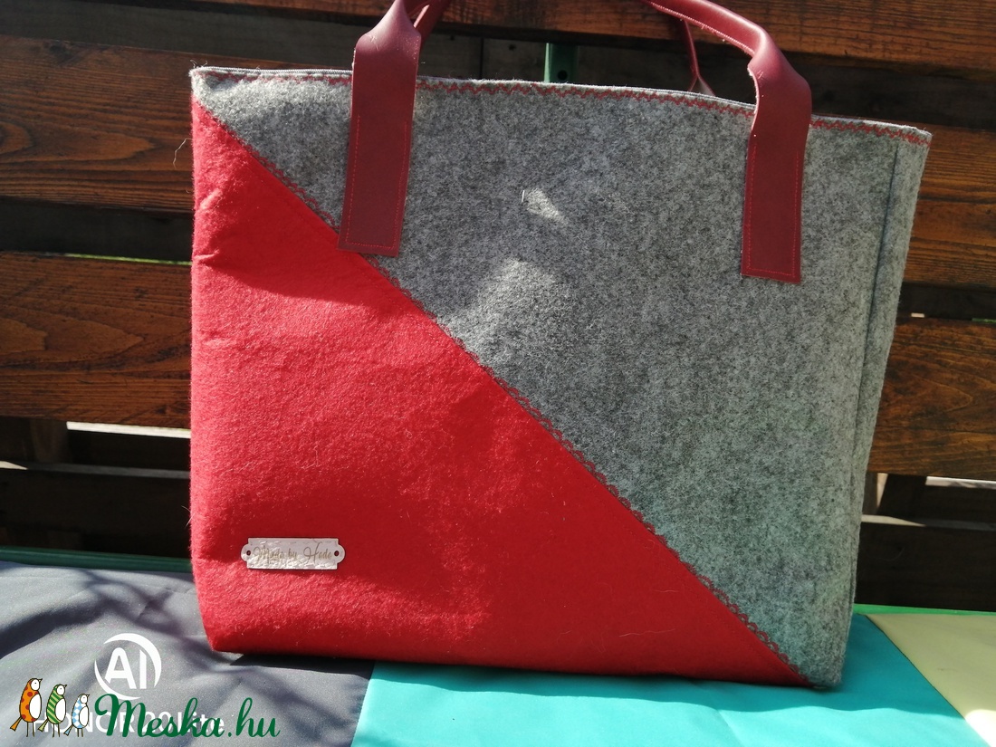 Női divatos filc táska, piros szürke  - táska & tok - kézitáska & válltáska - kézitáska - Meska.hu