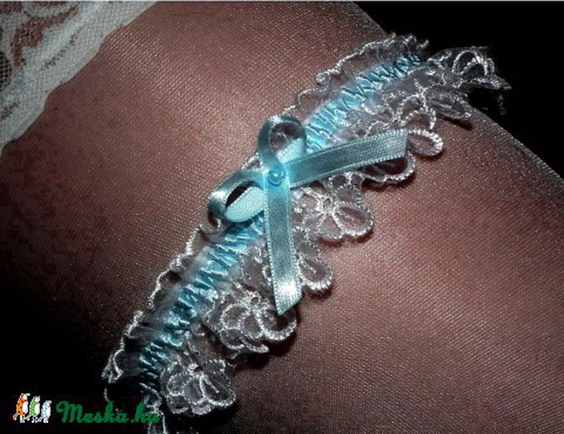 Kék menyasszonyi combcsipke, méretre varrva -  - Meska.hu