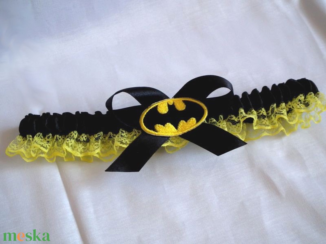 Batman szatén combcsipke-fekete citromsárga - esküvő - kiegészítők - harisnyatartó & valami kék - Meska.hu Batman szatén combcsipke-fekete citromsárga - esküvő - kiegészítők - harisnyatartó & valami kék - Meska.hu