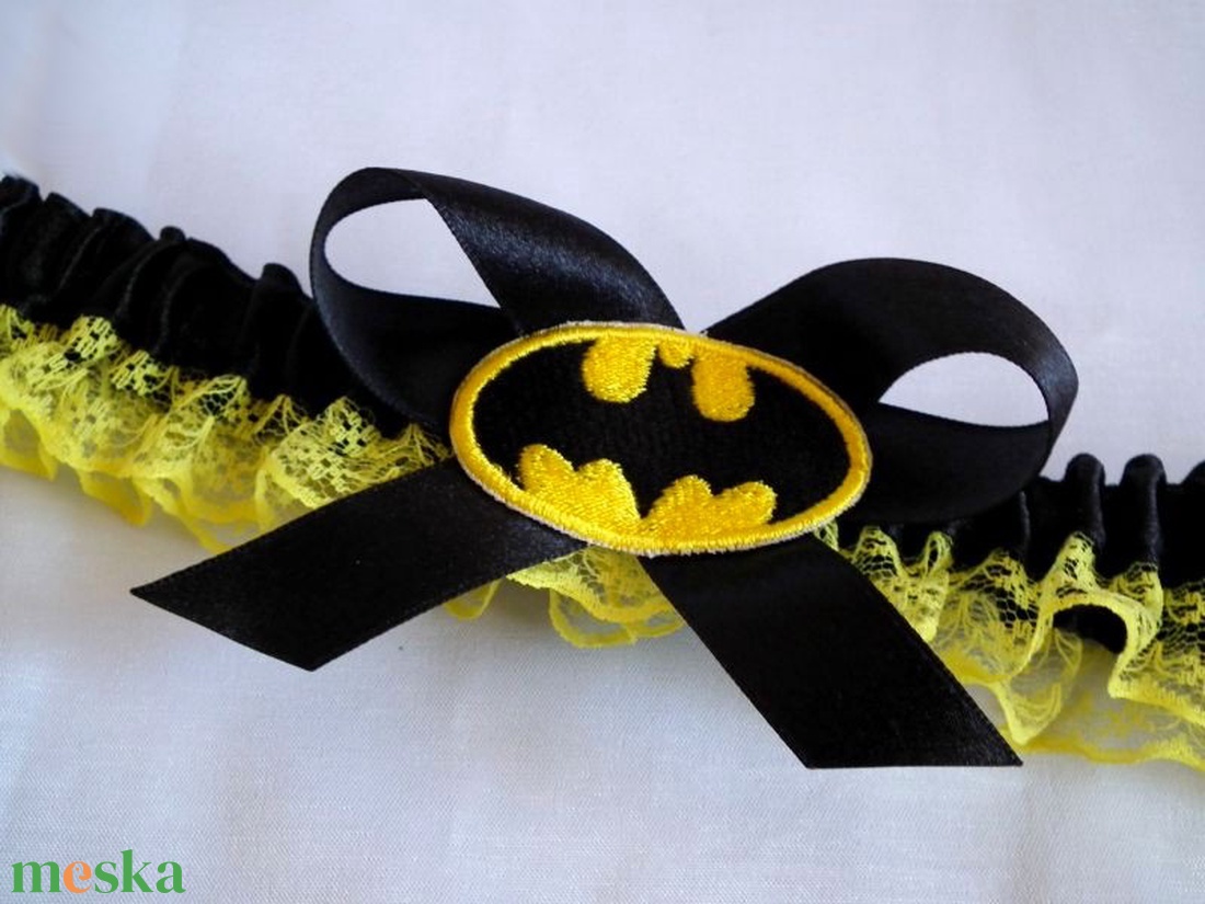 Batman szatén combcsipke-fekete citromsárga - esküvő - kiegészítők - harisnyatartó & valami kék - Meska.hu Batman szatén combcsipke-fekete citromsárga - esküvő - kiegészítők - harisnyatartó & valami kék - Meska.hu