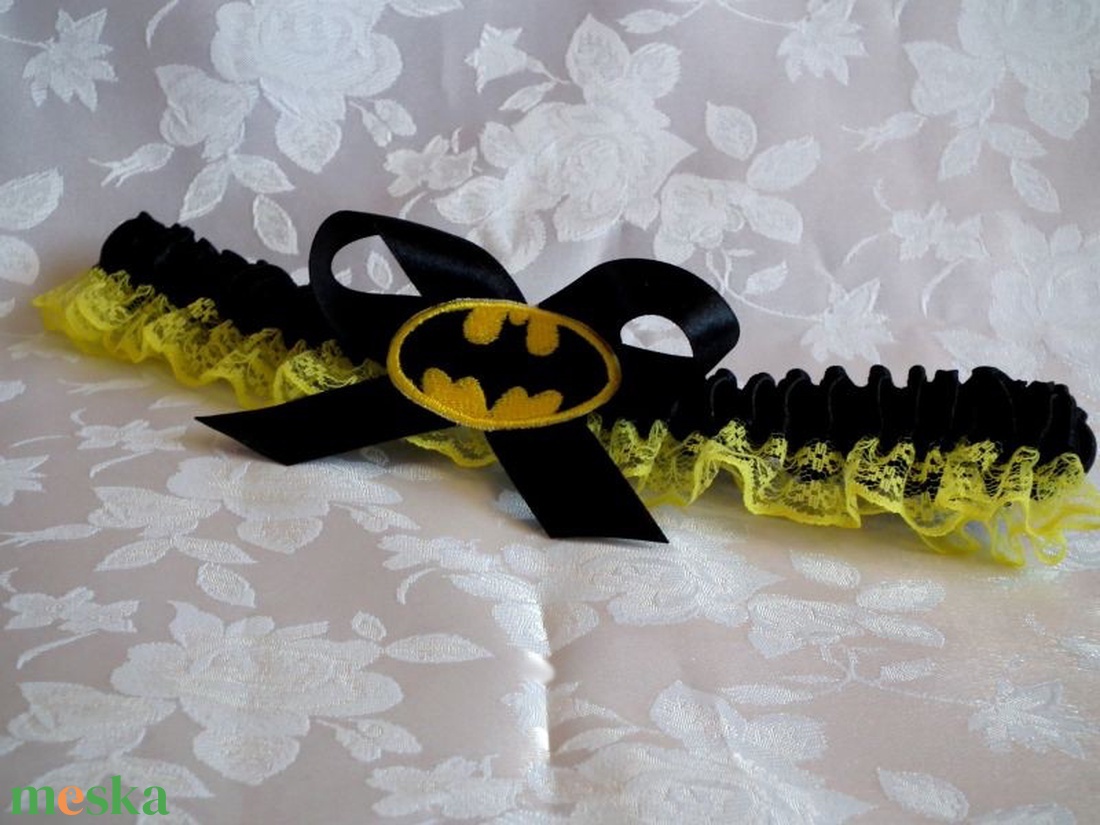 Batman szatén combcsipke-fekete citromsárga - esküvő - kiegészítők - harisnyatartó & valami kék - Meska.hu Batman szatén combcsipke-fekete citromsárga - esküvő - kiegészítők - harisnyatartó & valami kék - Meska.hu