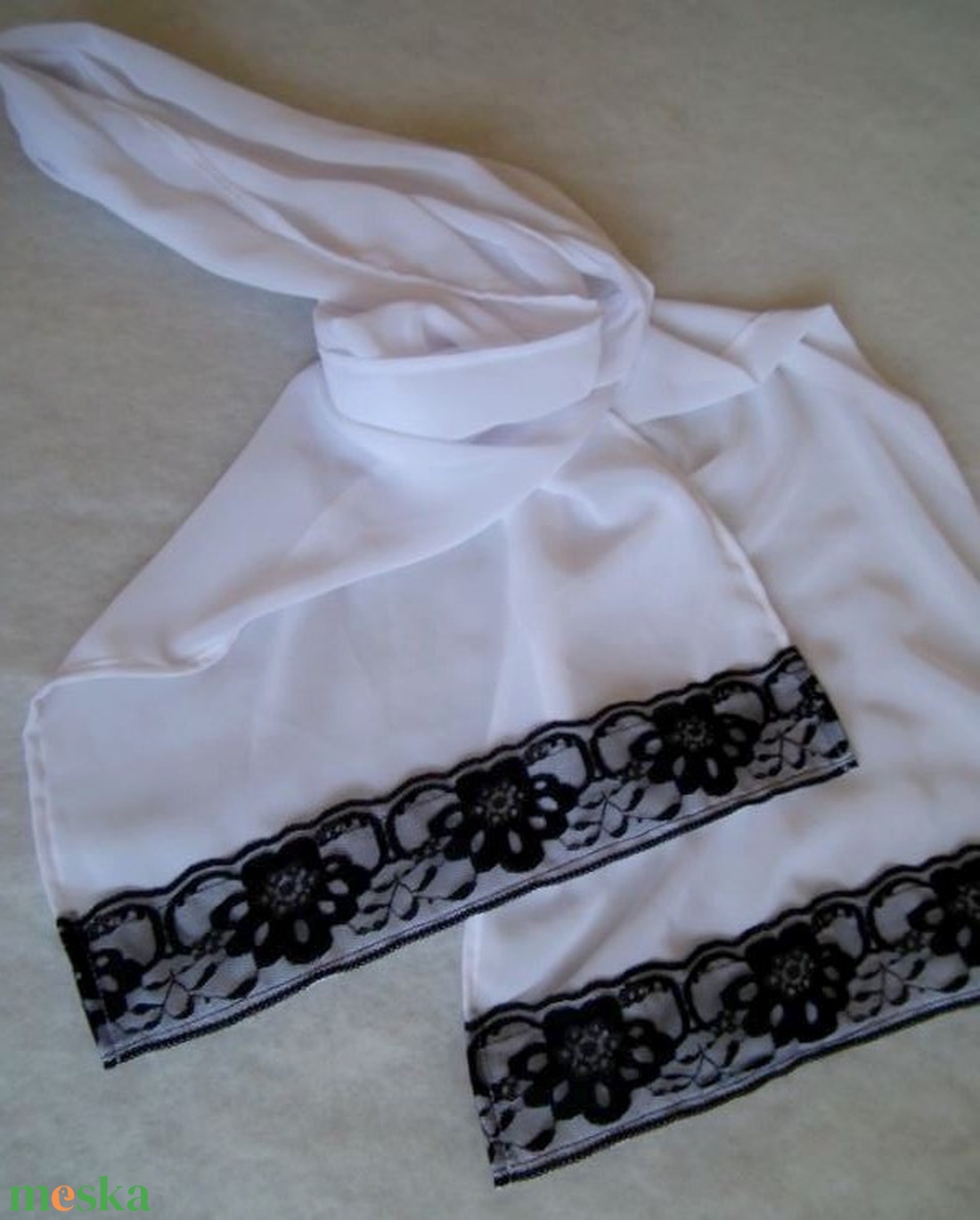 Muszlin stóla, vállkendő fekete csipkével - ruha & divat - sál, sapka, kendő - stóla - Meska.hu