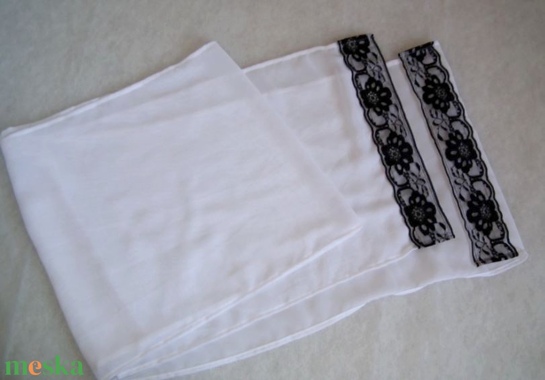 Muszlin stóla, vállkendő fekete csipkével - ruha & divat - sál, sapka, kendő - stóla - Meska.hu