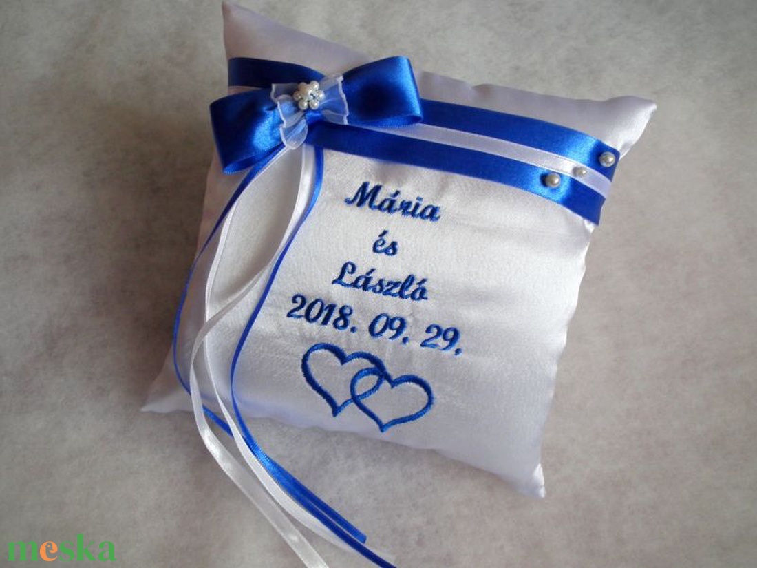 Masnis, gyöngyös hímzett gyűrűpárna dupla szívvel - esküvő - kiegészítők - gyűrűtartó & gyűrűpárna - Meska.hu