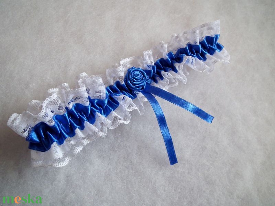Királykék Kate esküvői rózsás combcsipke - esküvő - kiegészítők - harisnyatartó & valami kék - Meska.hu