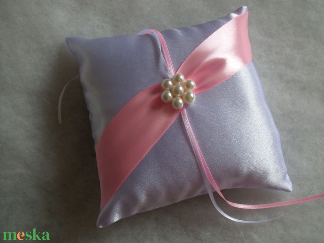 Gyöngyvirág  gyűrűpárna világos rózsaszín szalaggal - esküvő - kiegészítők - gyűrűtartó & gyűrűpárna - Meska.hu
