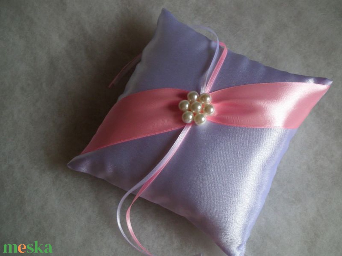 Gyöngyvirág  gyűrűpárna világos rózsaszín szalaggal - esküvő - kiegészítők - gyűrűtartó & gyűrűpárna - Meska.hu