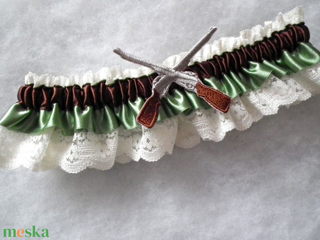 Katonai esküvői combcsipke - esküvő - kiegészítők - harisnyatartó & valami kék - Meska.hu