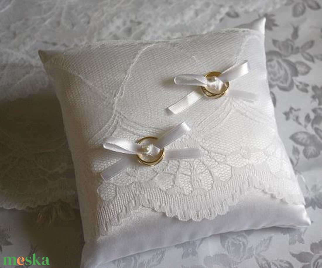 Egyszerű elegancia gyűrűpárna - esküvő - kiegészítők - kiegészítők - Meska.hu