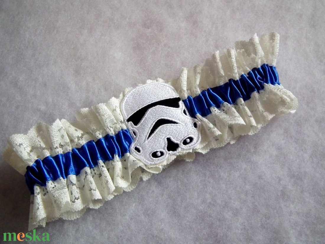 Különleges Star Wars combcsipke, legényfogó - esküvő - kiegészítők - harisnyatartó & valami kék - Meska.hu Különleges Star Wars combcsipke, legényfogó - esküvő - kiegészítők - harisnyatartó & valami kék - Meska.hu