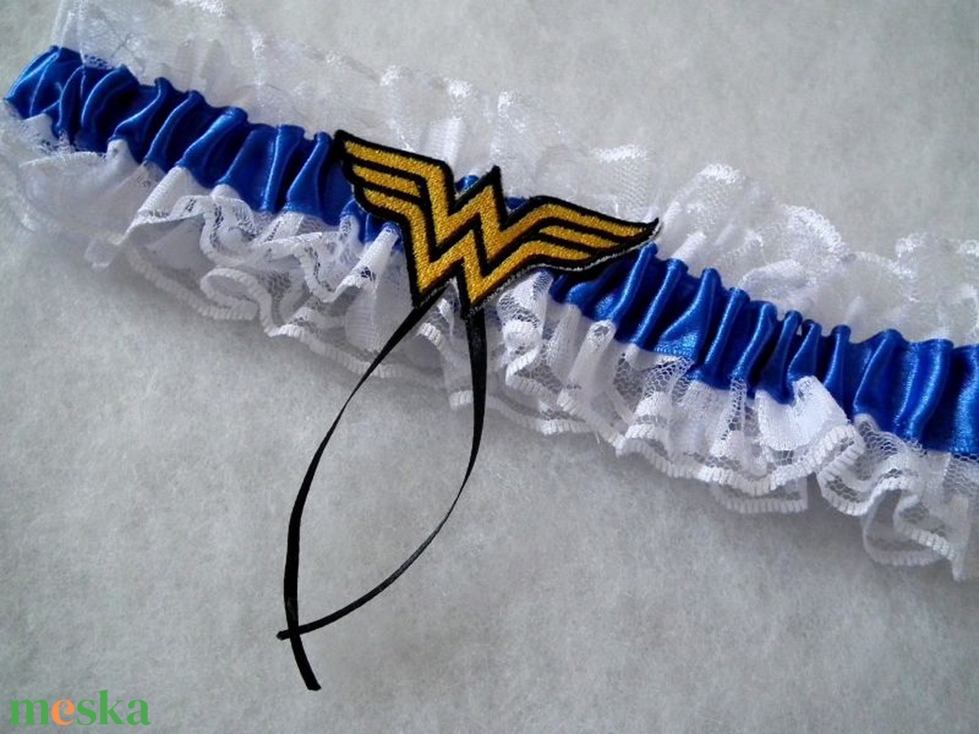 Wonder Woman legényfogó - királykék - esküvő - kiegészítők - harisnyatartó & valami kék - Meska.hu