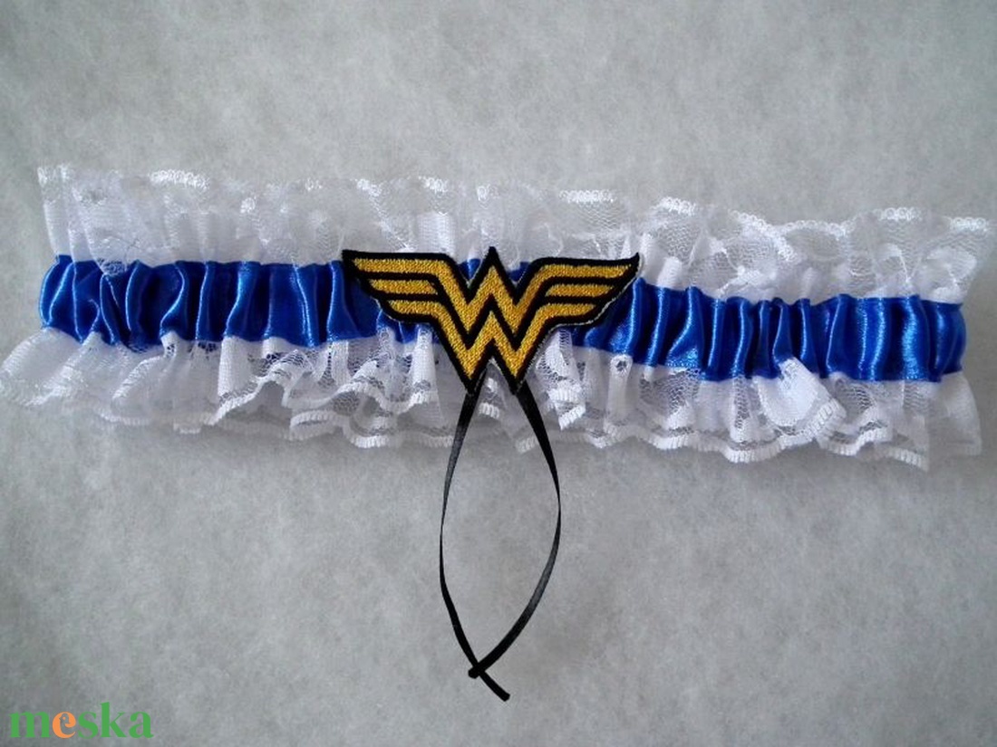 Wonder Woman legényfogó - királykék - esküvő - kiegészítők - harisnyatartó & valami kék - Meska.hu