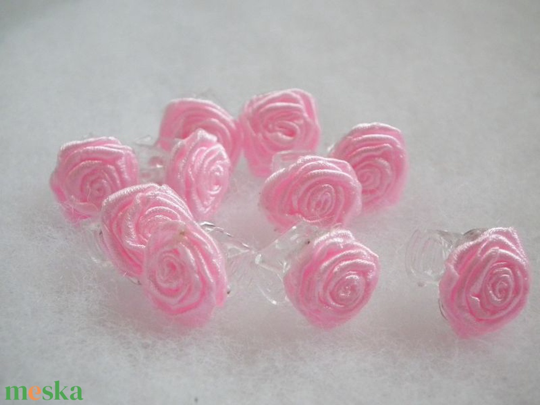 Világos rózsaszín rózsás hajcsat - esküvő - hajdísz - kontydísz & hajdísz - Meska.hu