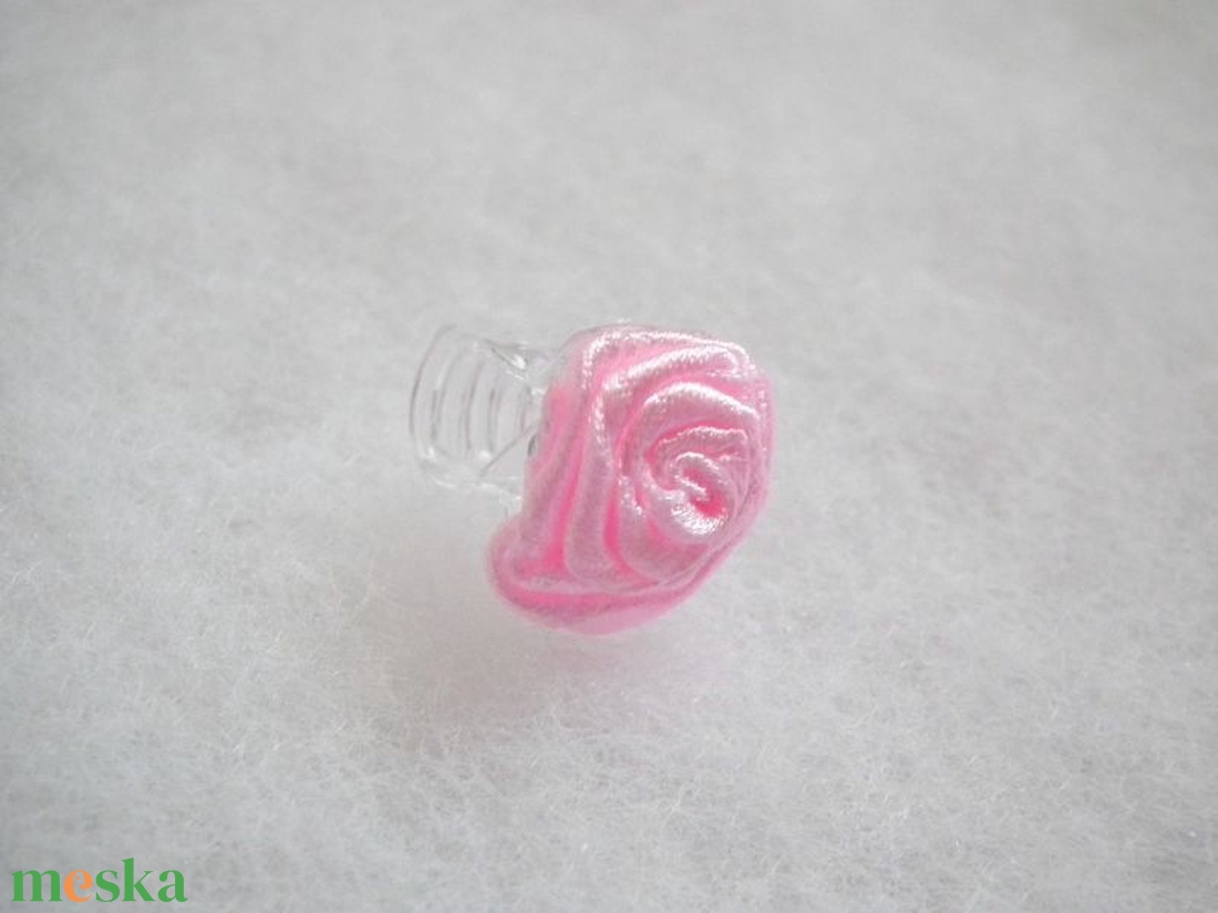 Világos rózsaszín rózsás hajcsat - esküvő - hajdísz - kontydísz & hajdísz - Meska.hu