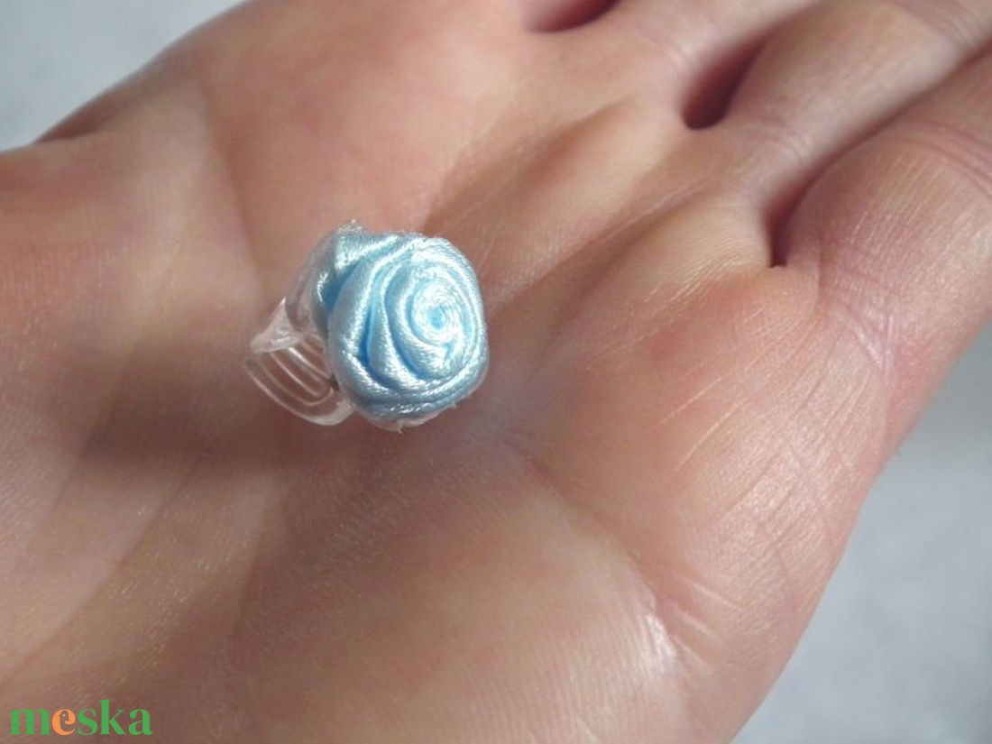 Világoskék rózsás hajcsat - esküvő - hajdísz - kontydísz & hajdísz - Meska.hu