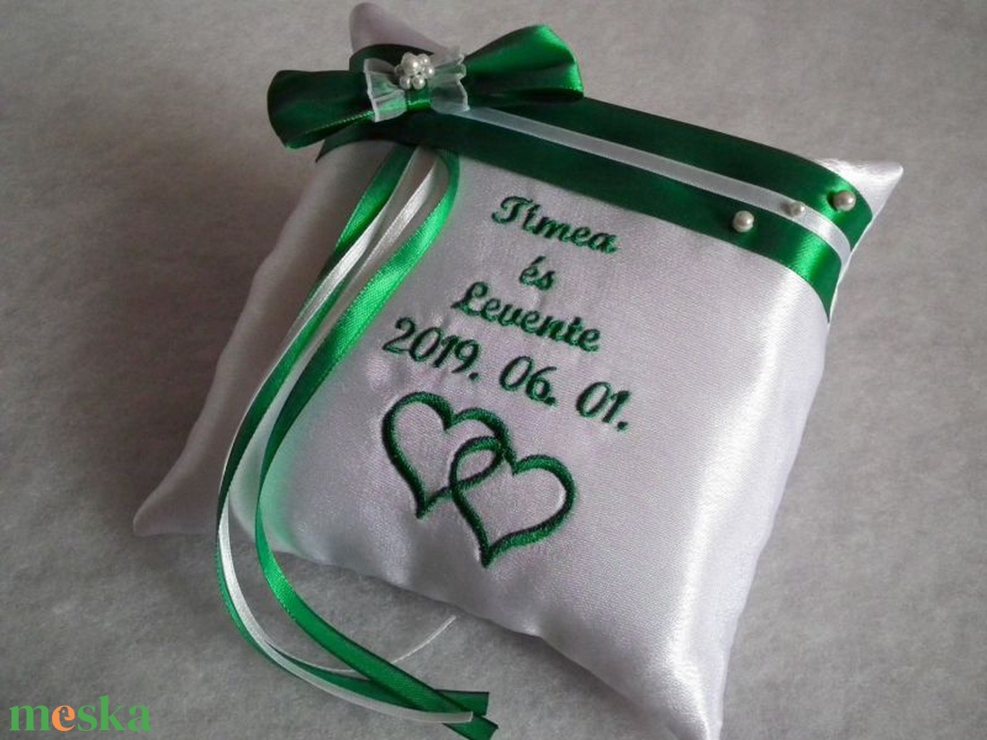 Masnis, gyöngyös hímzett gyűrűpárna dupla szívvel - esküvő - kiegészítők - gyűrűtartó & gyűrűpárna - Meska.hu