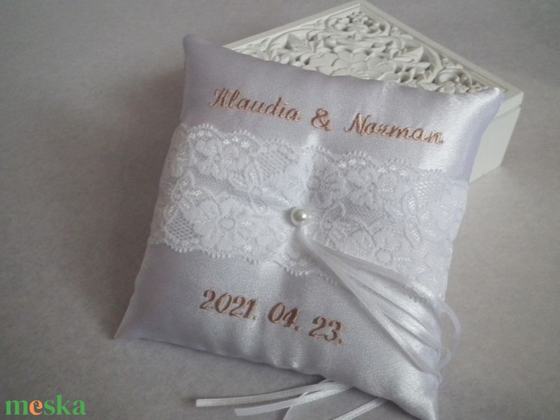 Hímzett varázslat gyűrűpárna - esküvő - kiegészítők - gyűrűtartó & gyűrűpárna - Meska.hu