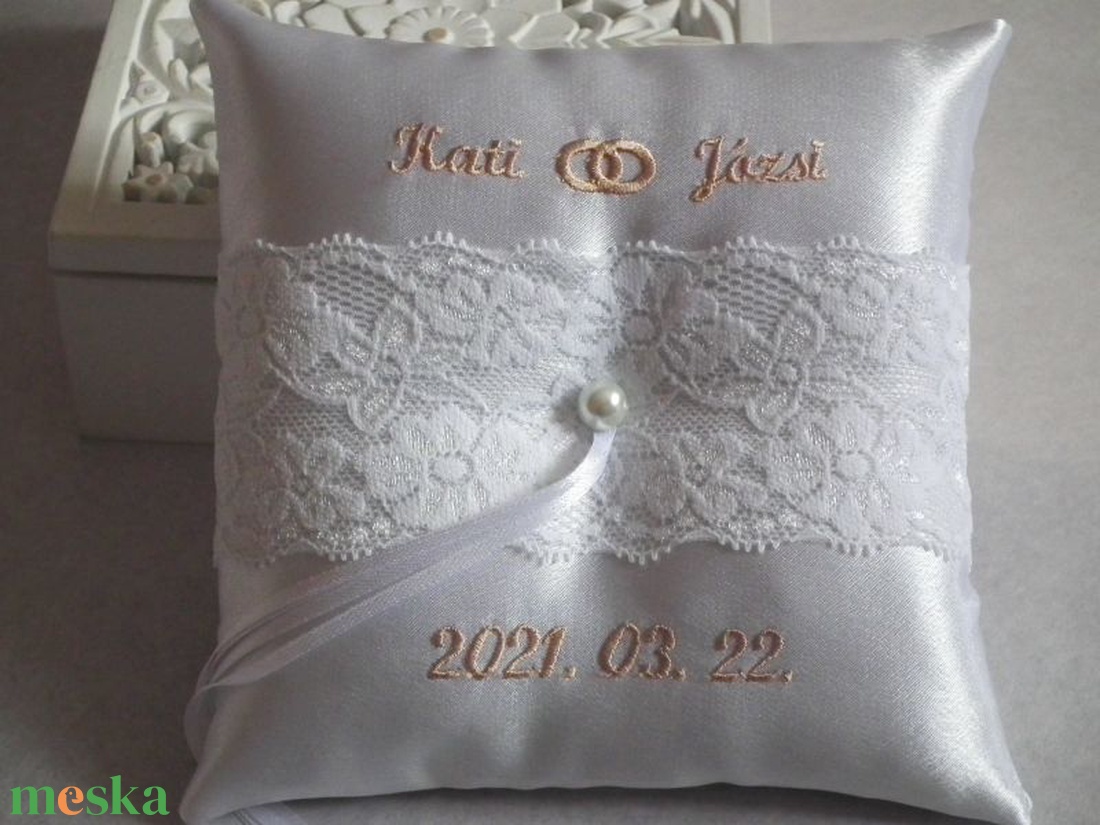 Hímzett varázslat gyűrűpárna - esküvő - kiegészítők - gyűrűtartó & gyűrűpárna - Meska.hu