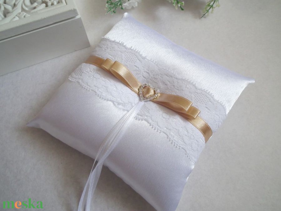 Dupla masnis illúzió gyűrűpárna - esküvő - kiegészítők - gyűrűtartó & gyűrűpárna - Meska.hu