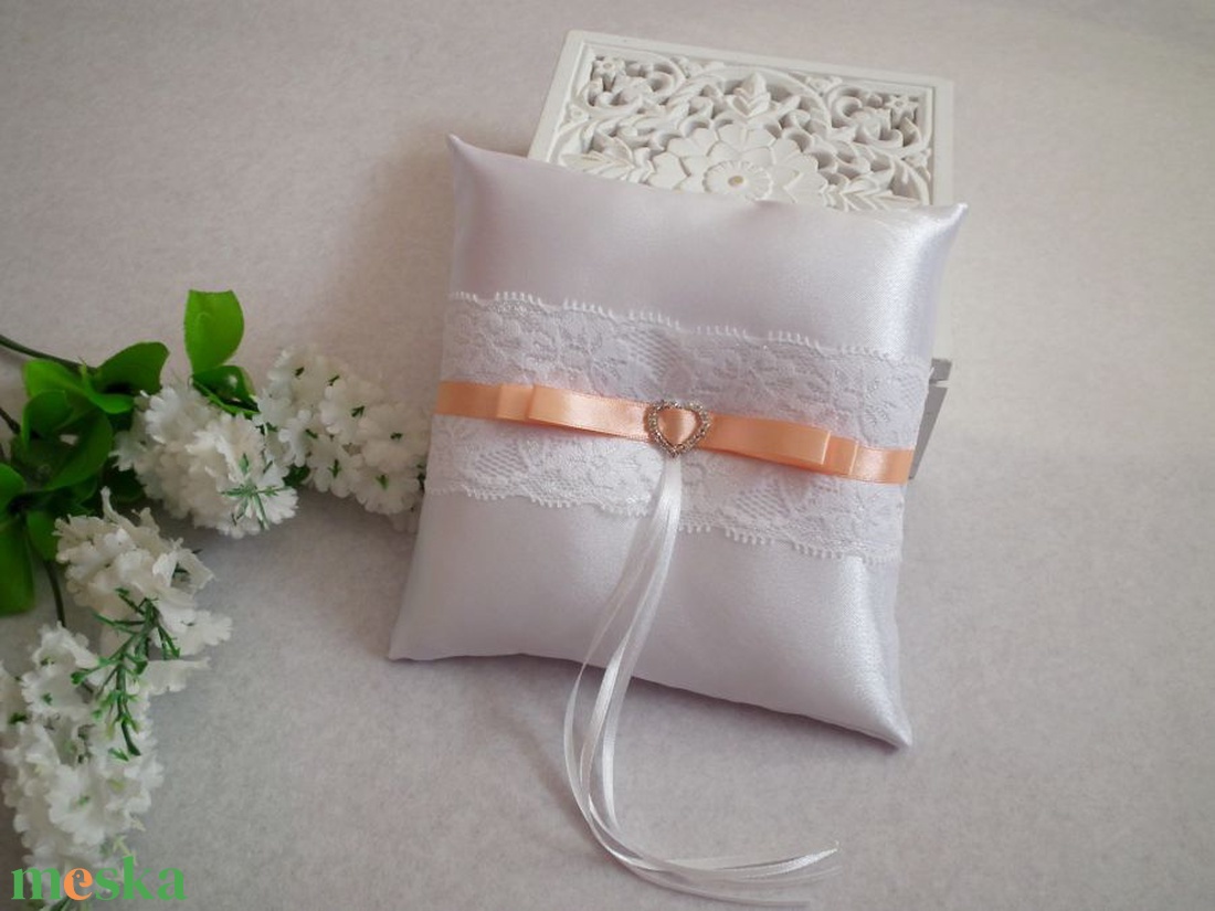 Dupla masnis illúzió gyűrűpárna -barack - esküvő - kiegészítők - gyűrűtartó & gyűrűpárna - Meska.hu