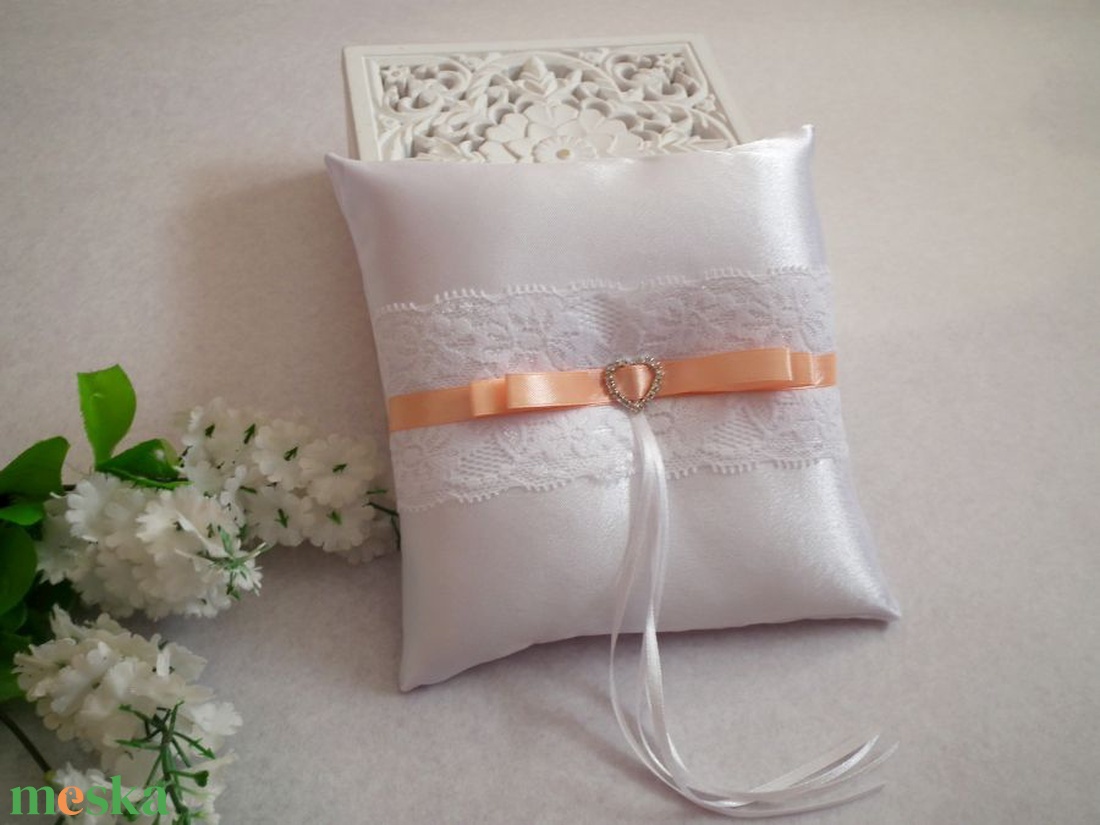 Dupla masnis illúzió gyűrűpárna -barack - esküvő - kiegészítők - gyűrűtartó & gyűrűpárna - Meska.hu