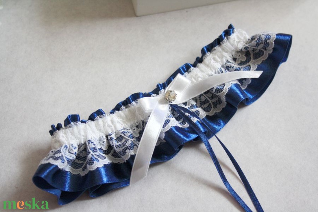 Szerelem esküvői combcsipke - esküvő - kiegészítők - harisnyatartó & valami kék - Meska.hu