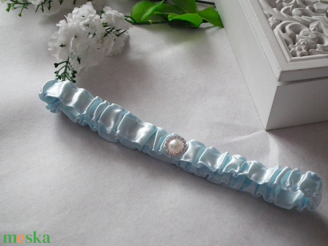 Csillogó álom combcsipke - világoskék - esküvő - kiegészítők - harisnyatartó & valami kék - Meska.hu