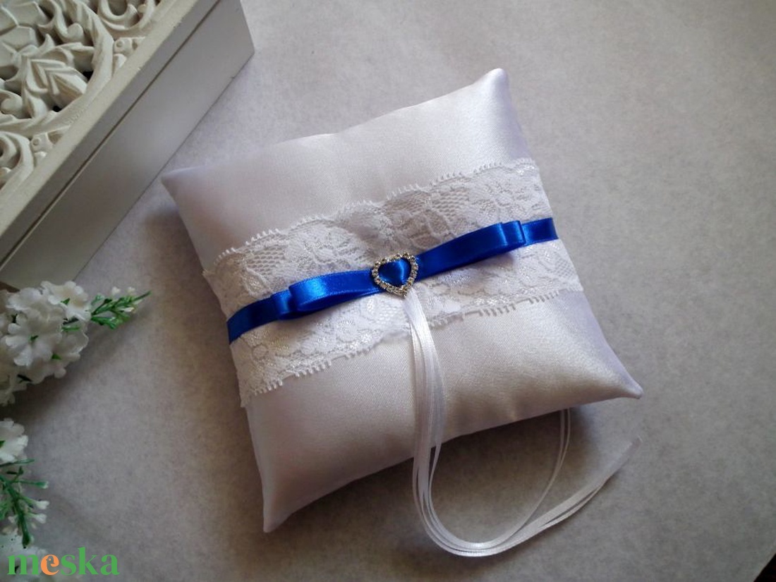 Dupla masnis illúzió gyűrűpárna -királykék - esküvő - kiegészítők - gyűrűtartó & gyűrűpárna - Meska.hu