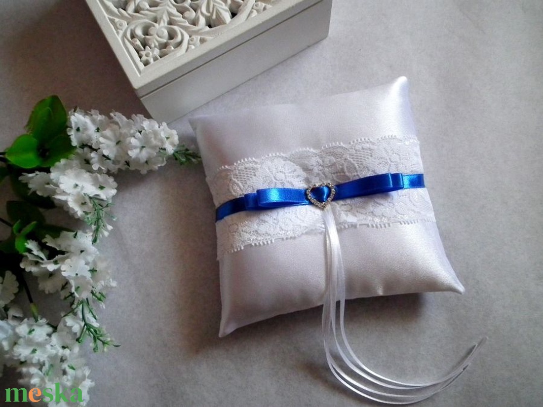 Dupla masnis illúzió gyűrűpárna -királykék - esküvő - kiegészítők - gyűrűtartó & gyűrűpárna - Meska.hu