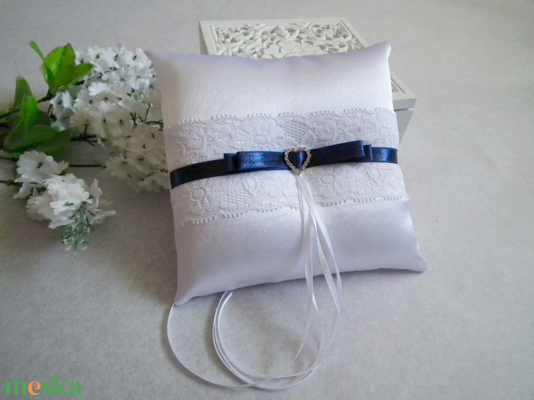 Dupla masnis illúzió gyűrűpárna -tengerészkék - esküvő - kiegészítők - gyűrűtartó & gyűrűpárna - Meska.hu