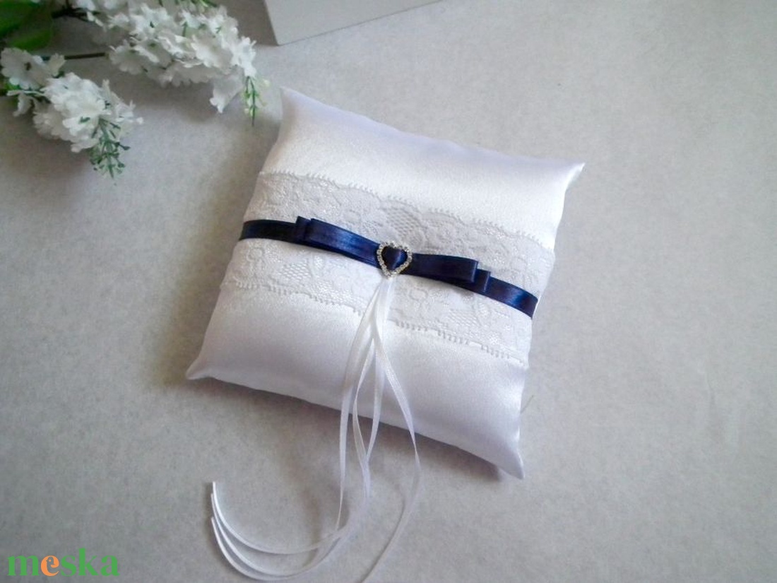 Dupla masnis illúzió gyűrűpárna -tengerészkék - esküvő - kiegészítők - gyűrűtartó & gyűrűpárna - Meska.hu