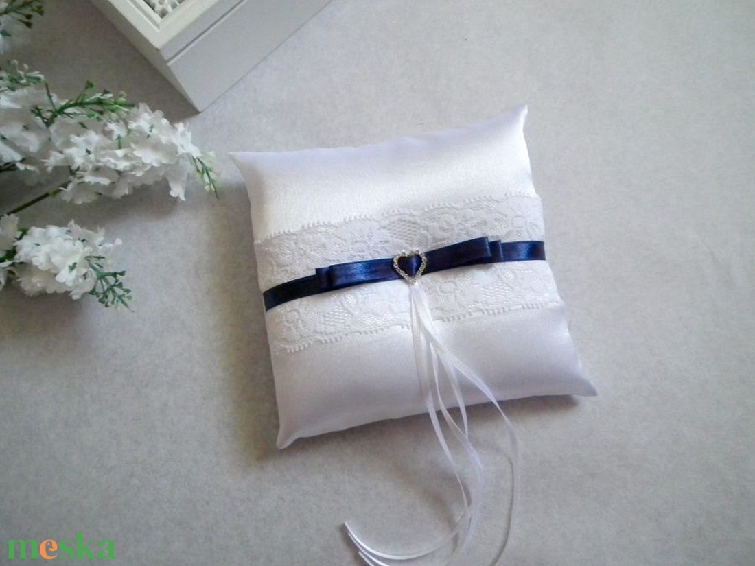 Dupla masnis illúzió gyűrűpárna -tengerészkék - esküvő - kiegészítők - gyűrűtartó & gyűrűpárna - Meska.hu