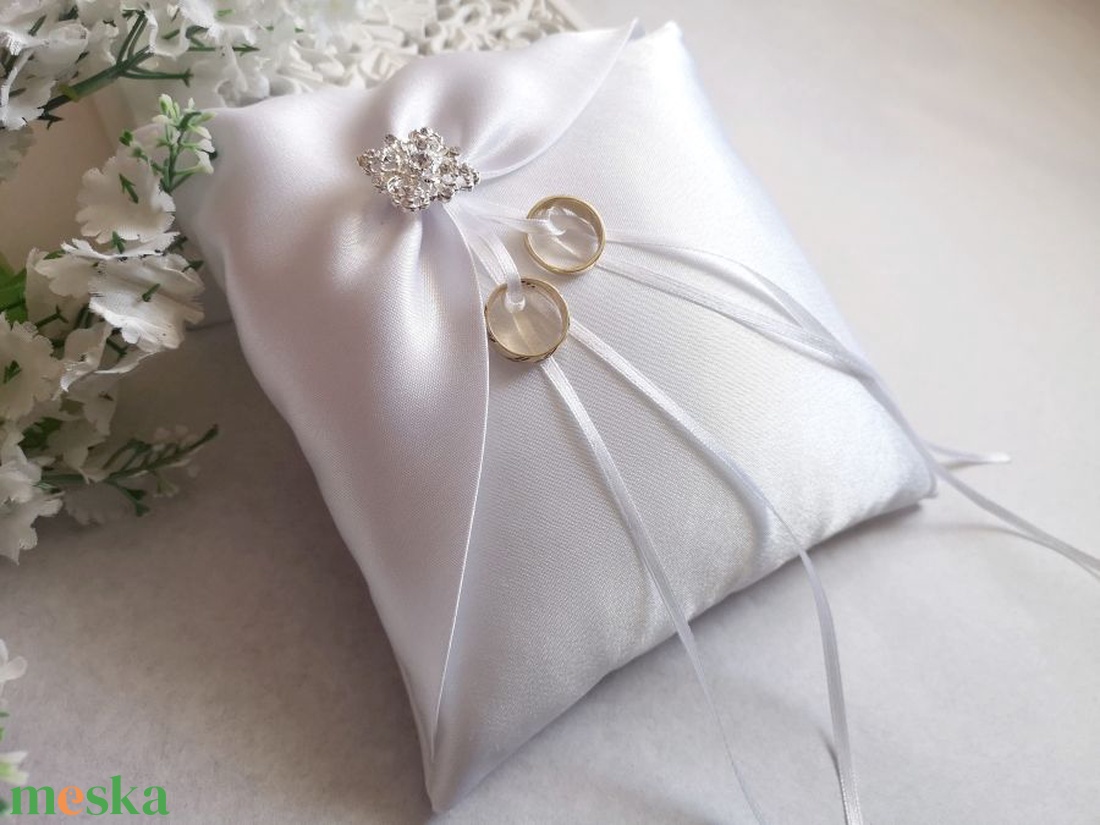 Finom elegancia esküvői gyűrűpárna - esküvő - kiegészítők - gyűrűtartó & gyűrűpárna - Meska.hu