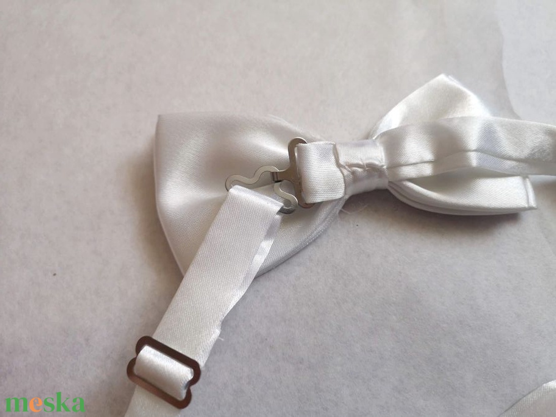 Elegáns szatén csokornyakkendő - hófehér - ruha & divat - férfi ruha - nyakkendő - Meska.hu