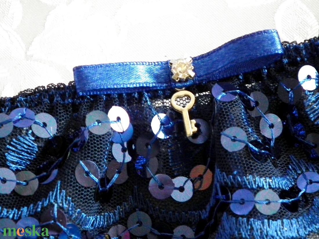 Luxury combcsipke, legényfogó egyéniségeknek - esküvő - kiegészítők - harisnyatartó & valami kék - Meska.hu