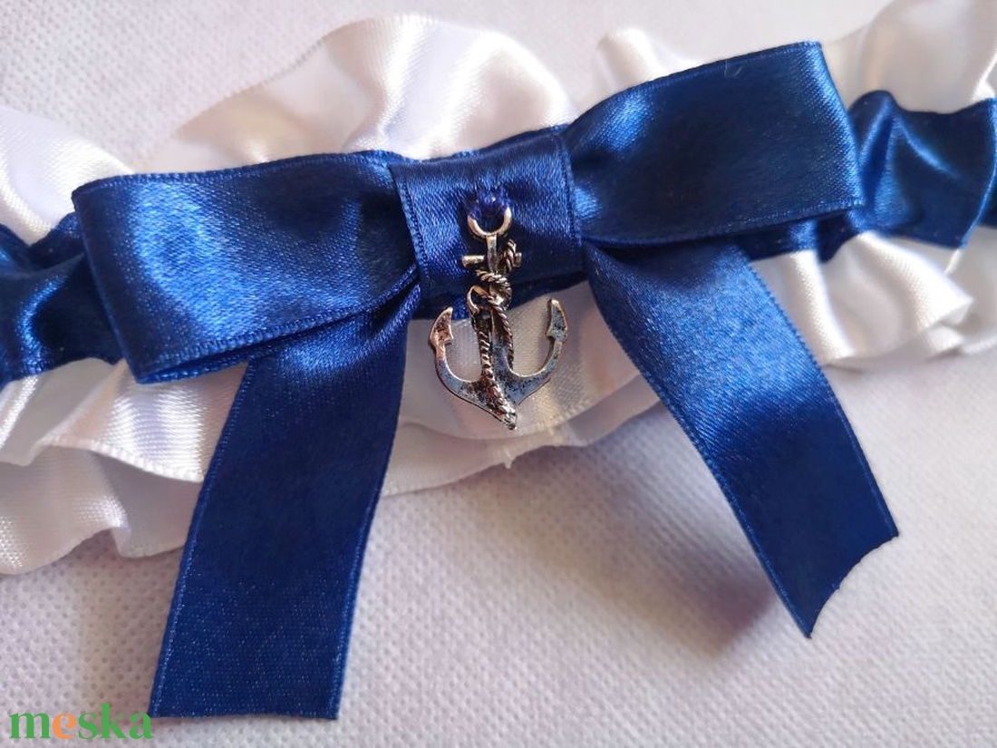 Horgonyos combcsipke, legényfogó - esküvő - kiegészítők - harisnyatartó & valami kék - Meska.hu