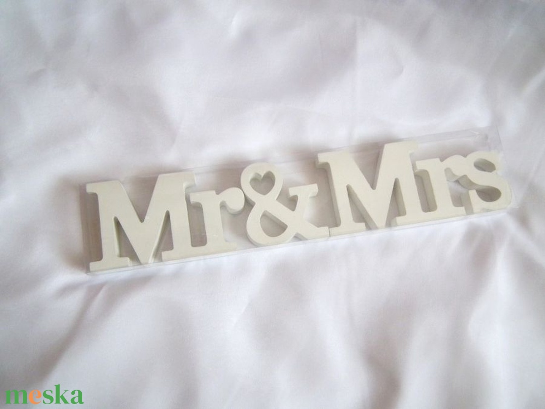 Mr és Mrs fa szett esküvői dekorációhoz - kellékek & szerszámok - fa - egyéb fatermék - Meska.hu Mr és Mrs fa szett esküvői dekorációhoz - kellékek & szerszámok - fa - egyéb fatermék - Meska.hu
