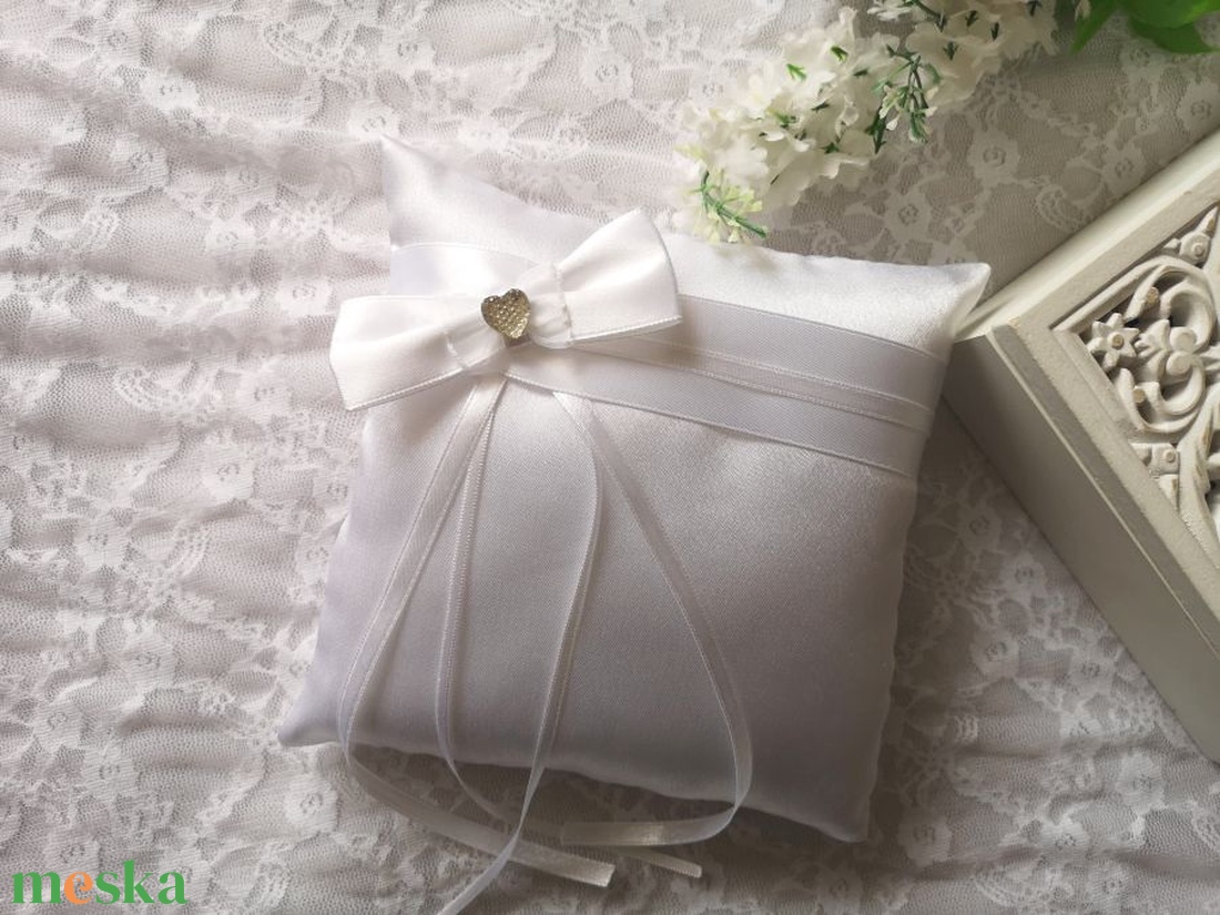 Love esküvői gyűrűpárna - esküvő - kiegészítők - gyűrűtartó & gyűrűpárna - Meska.hu Love esküvői gyűrűpárna - esküvő - kiegészítők - gyűrűtartó & gyűrűpárna - Meska.hu