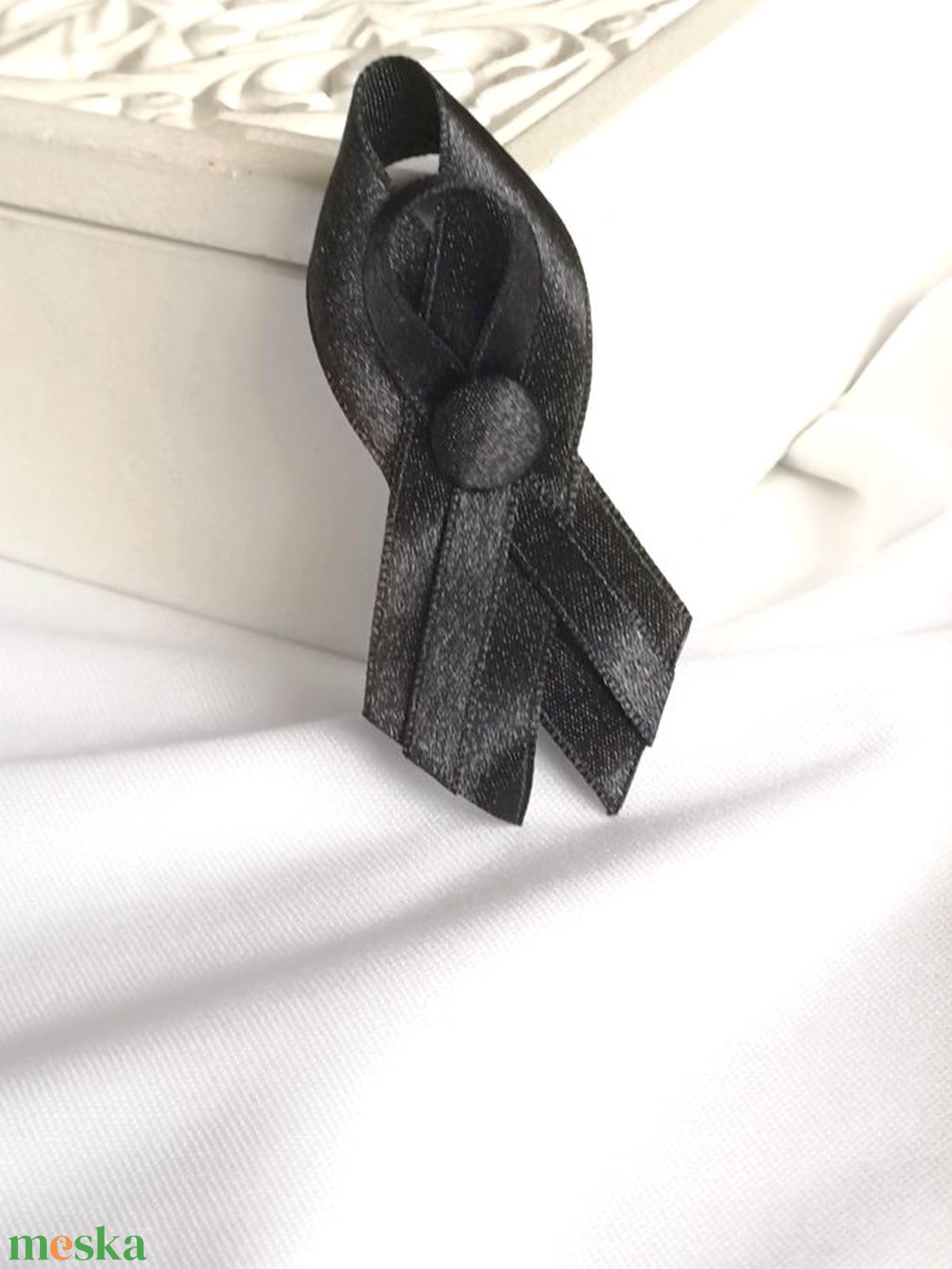 Egyszerű gyászszalag, kitűző - ékszer - kitűző és bross - Meska.hu