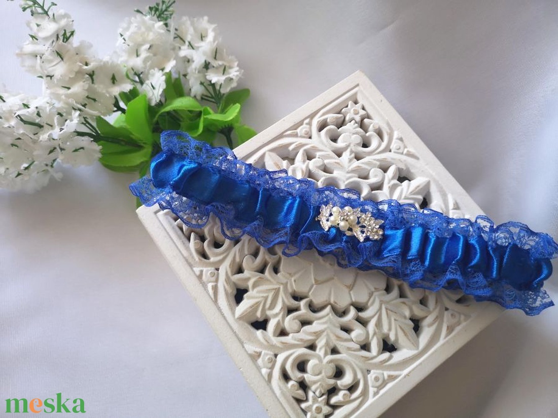 Szerelmes álmodozás esküvői combcsipke - esküvő - kiegészítők - harisnyatartó & valami kék - Meska.hu