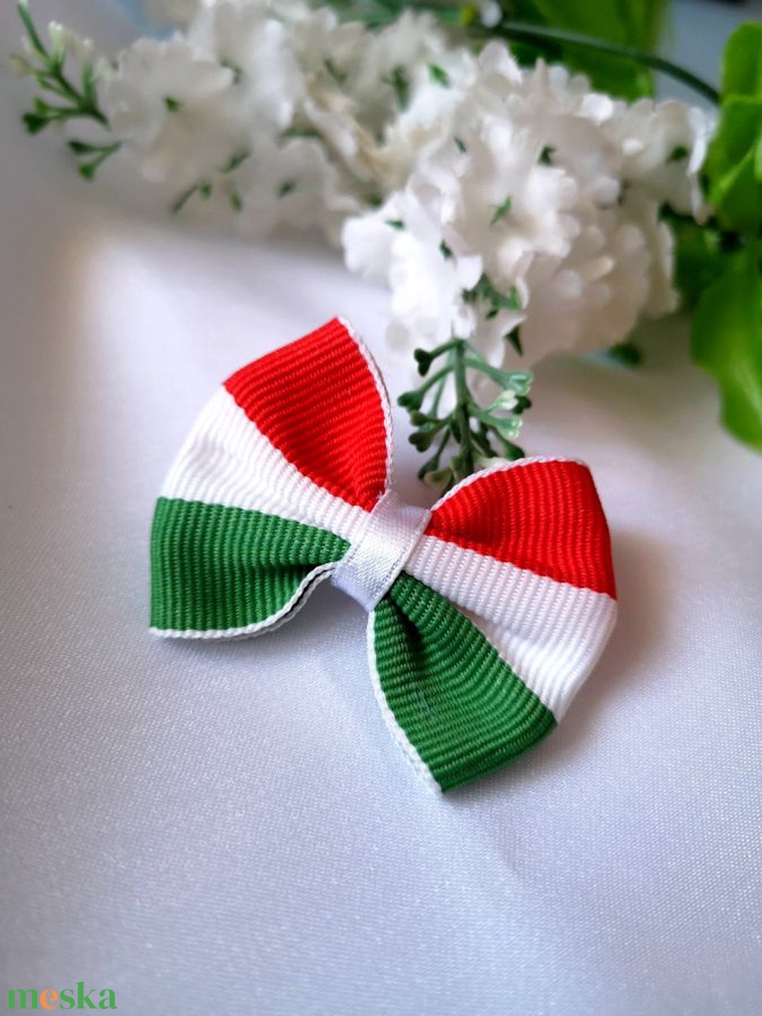 Kokárda - masni - ékszer - kitűző és bross - kitűző - Meska.hu Kokárda - masni - ékszer - kitűző és bross - kitűző - Meska.hu