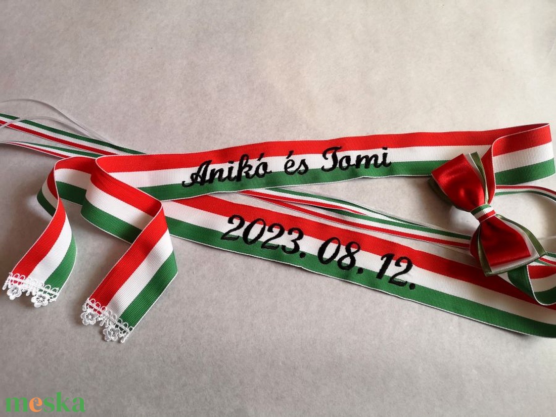 Magyaros hímzett vőfélyszalag név + dátum - esküvő - kiegészítők - öv & pánt - Meska.hu