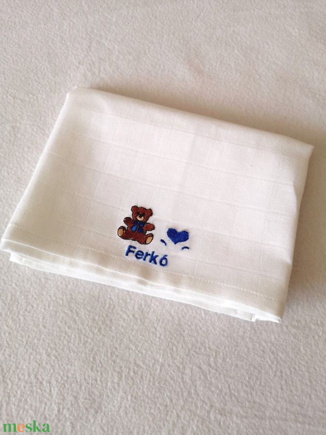 Hímzett névreszóló textil pelenka - fehér - otthon & életmód - babaszoba, gyerekszoba - babaszoba dekoráció - Meska.hu Hímzett névreszóló textil pelenka - fehér - otthon & életmód - babaszoba, gyerekszoba - babaszoba dekoráció - Meska.hu