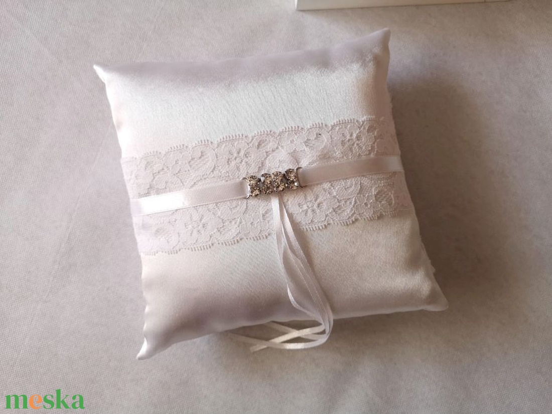 Csillogó elegancia gyűrűpárna - hófehér - esküvő - kiegészítők - gyűrűtartó & gyűrűpárna - Meska.hu